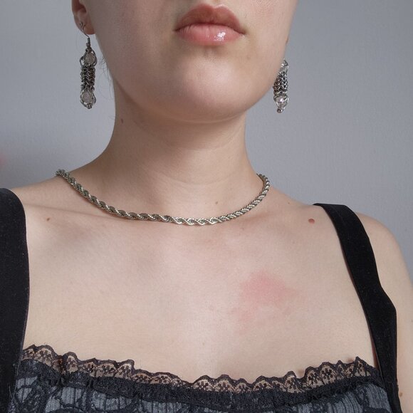 Silver chainmaille earrings with clear beads ✦ mermaid style dangle earrings ✦ - Picture 5 of 10